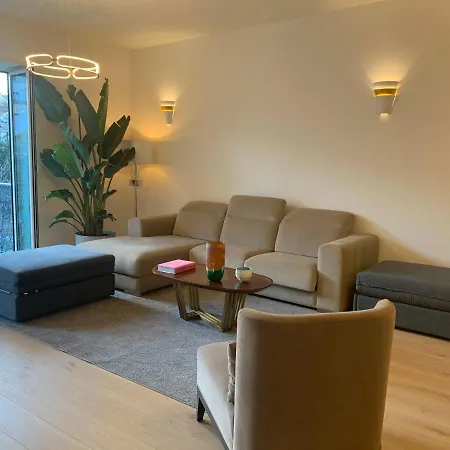 New!! Luxury Avenida Da Liberdade Flat- With Rooftop And Pool * ליסבון