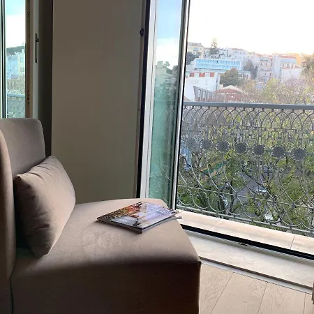 New!! Luxury Avenida Da Liberdade Flat- With Rooftop And Pool شقة