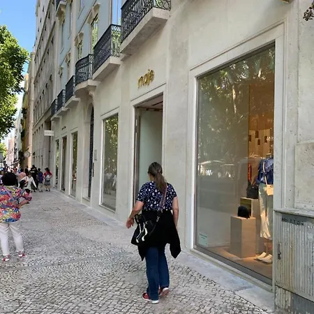 New!! Luxury Avenida Da Liberdade Flat- With Rooftop And Pool Apartman *