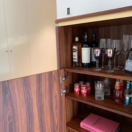 New!! Luxury Avenida Da Liberdade Flat- With Rooftop And Pool * ליסבון