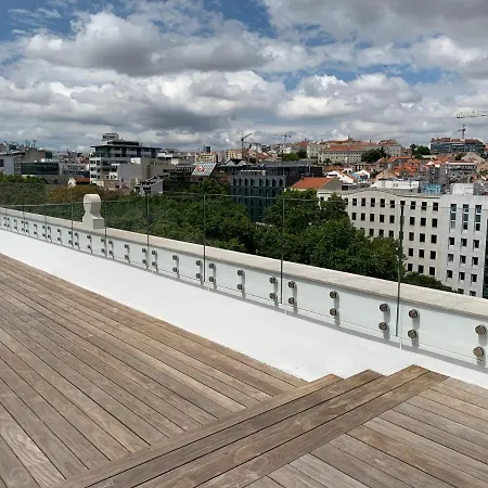 New!! Luxury Avenida Da Liberdade Flat- With Rooftop And Pool דירה *