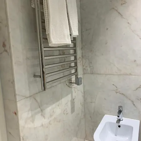 Apartman New!! Luxury Avenida Da Liberdade Flat- With Rooftop And Pool Lisboa