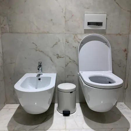 New!! Luxury Avenida Da Liberdade Flat- With Rooftop And Pool * ליסבון