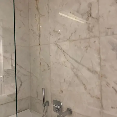 New!! Luxury Avenida Da Liberdade Flat- With Rooftop And Pool Apartman