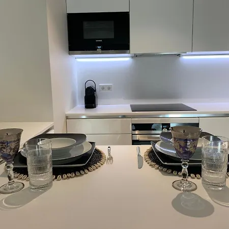 New!! Luxury Avenida Da Liberdade Flat- With Rooftop And Pool * Lisboa