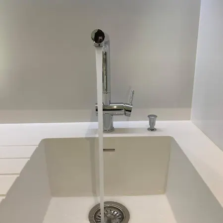 New!! Luxury Avenida Da Liberdade Flat- With Rooftop And Pool דירה ליסבון