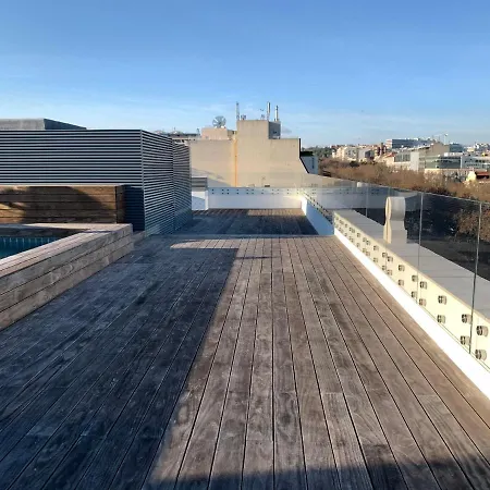 New!! Luxury Avenida Da Liberdade Flat- With Rooftop And Pool דירה *