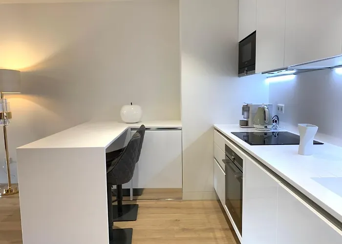 New!! Luxury Avenida Da Liberdade Flat- With Rooftop And Pool 아파트 리스본