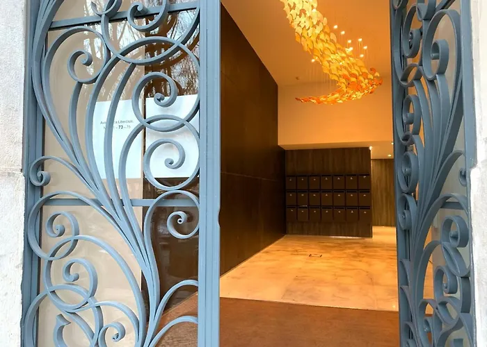 New!! Luxury Avenida Da Liberdade Flat- With Rooftop And Pool 아파트