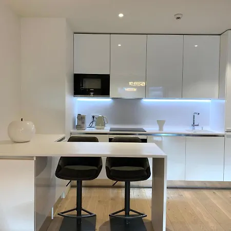 New!! Luxury Avenida Da Liberdade Flat- With Rooftop And Pool リスボン